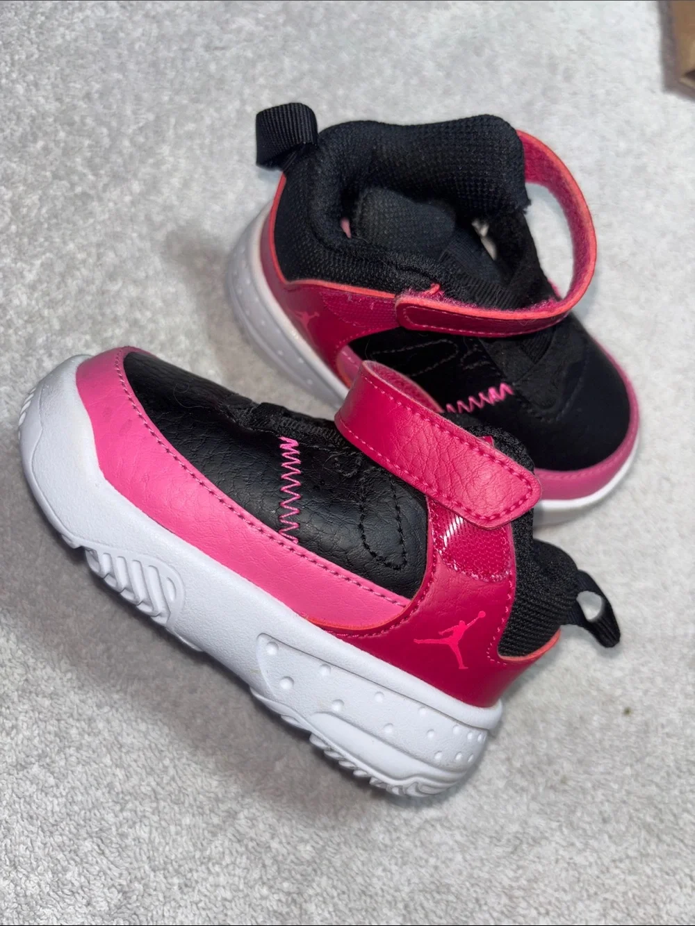 Jordan Toddler Sneakers in Black and Pink
